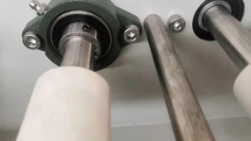 深沟球轴承材质揭秘：材质分类与标准解析**